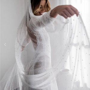 Grace Loves Lace pearly long veil brand new